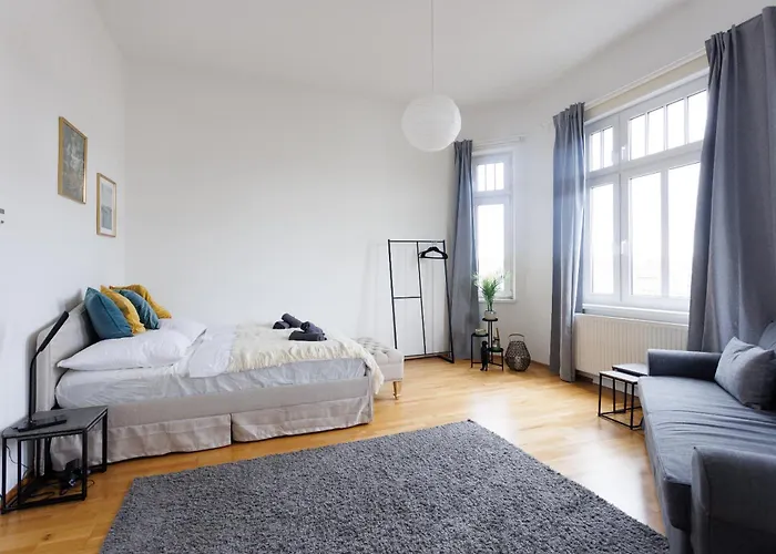 Cozy City Center Apartment